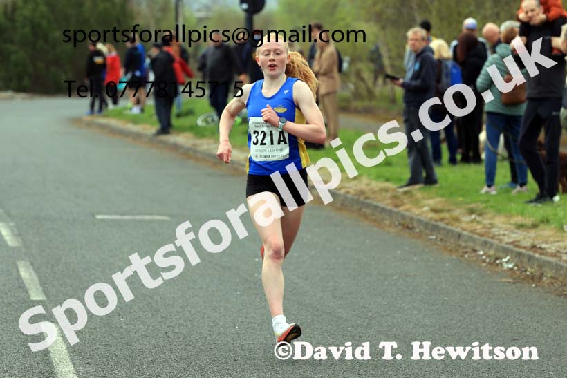 SSenior womens relay, 2025 Elswick Harriers Good Friday Road Relays, Newburn, Newcastle upon Tyne. Photo: David T. Hewitson/Sports for All Pics